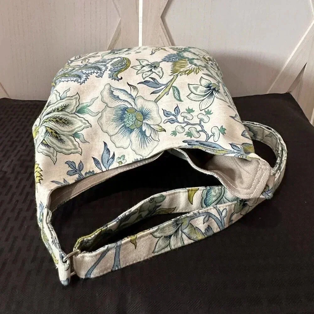 Lireca Medium Floral Print One Handle Hobo Bag